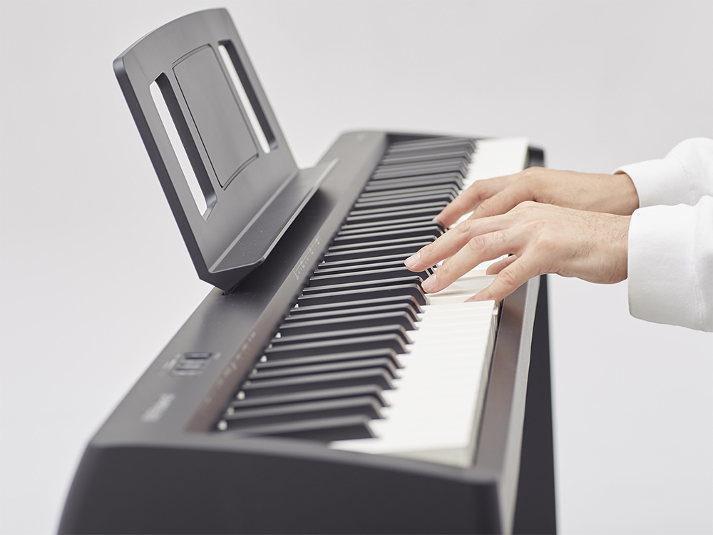 FP-10 Digital Piano ～ リビングやライブ会場など1台でどこでも気軽に演奏を楽しめるスタイリッシュな88鍵ピアノ ～